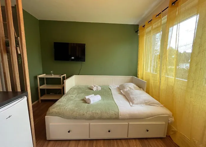 Amazonite, Proche Centre De Stationnement A Proximite Apartament